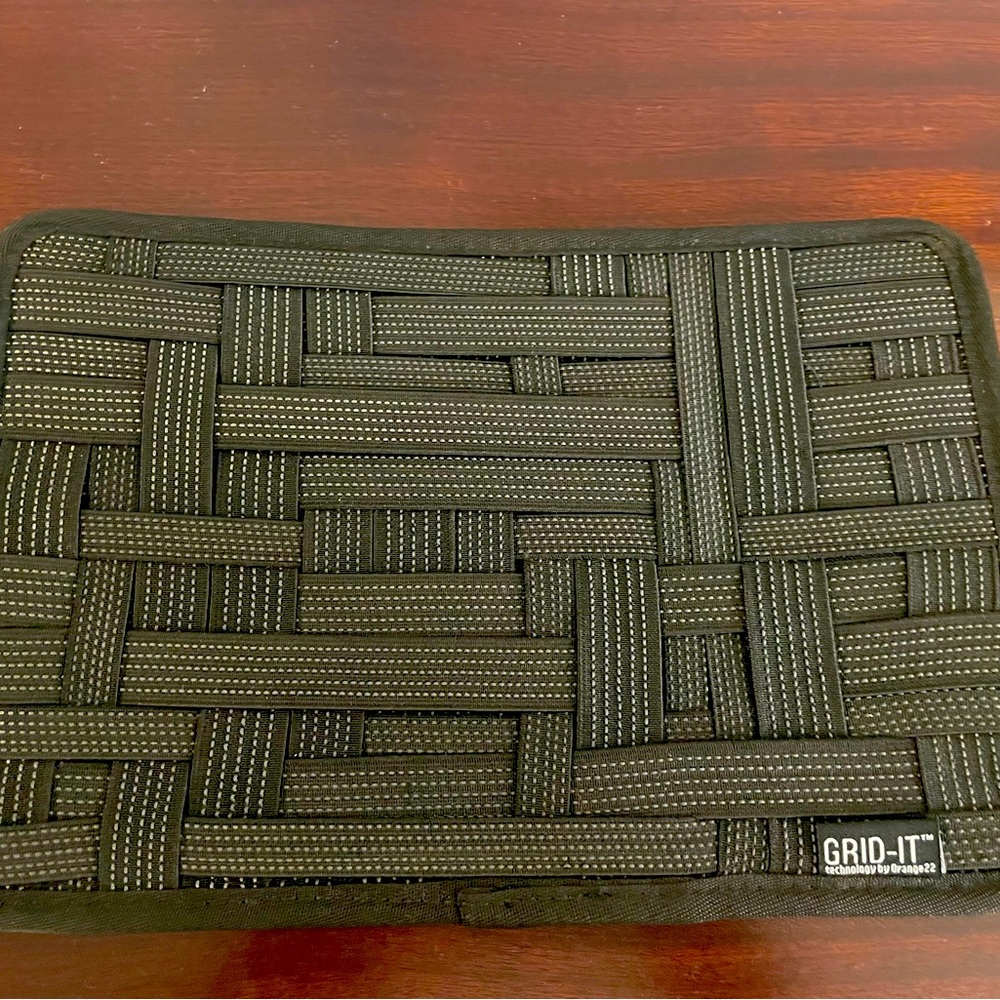 Cocoon Grid-it technology by Orange 22 like new